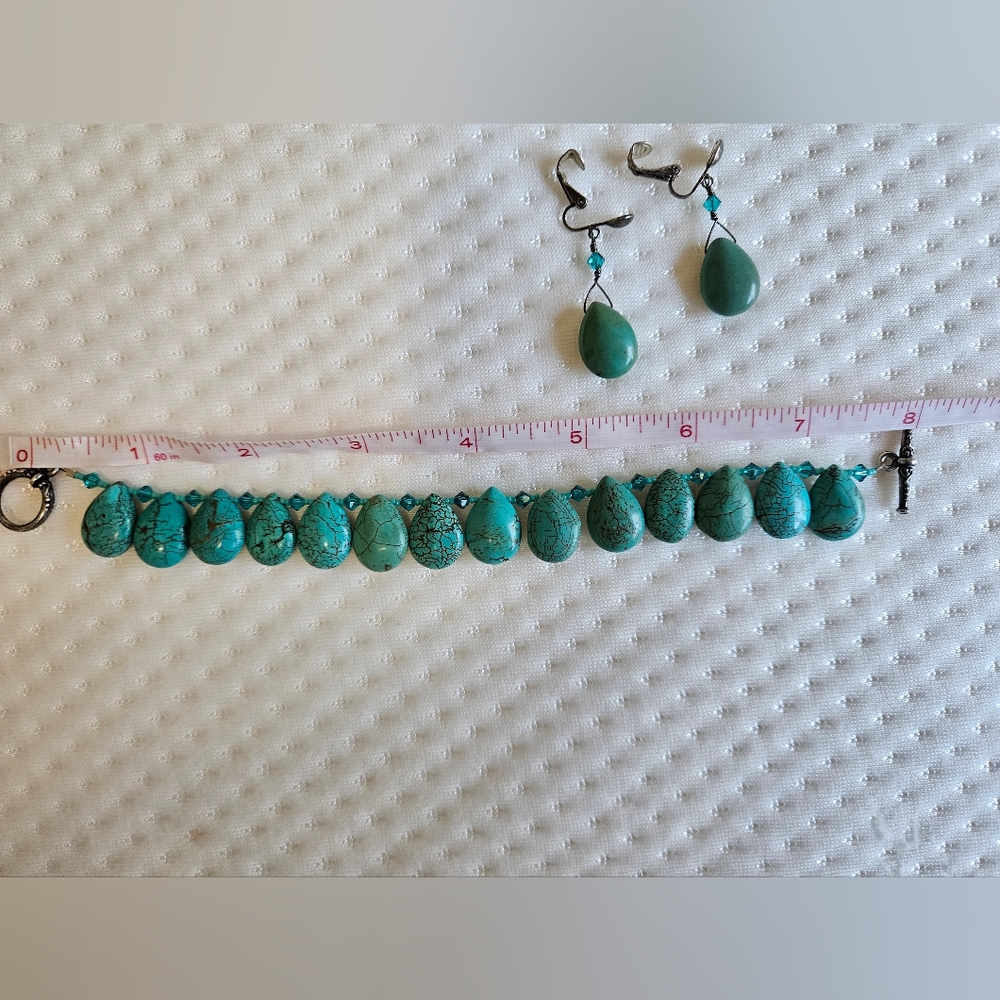 Southwest Style Turquoise Necklace, Bracelet and Earring set - Picture 5 of 14